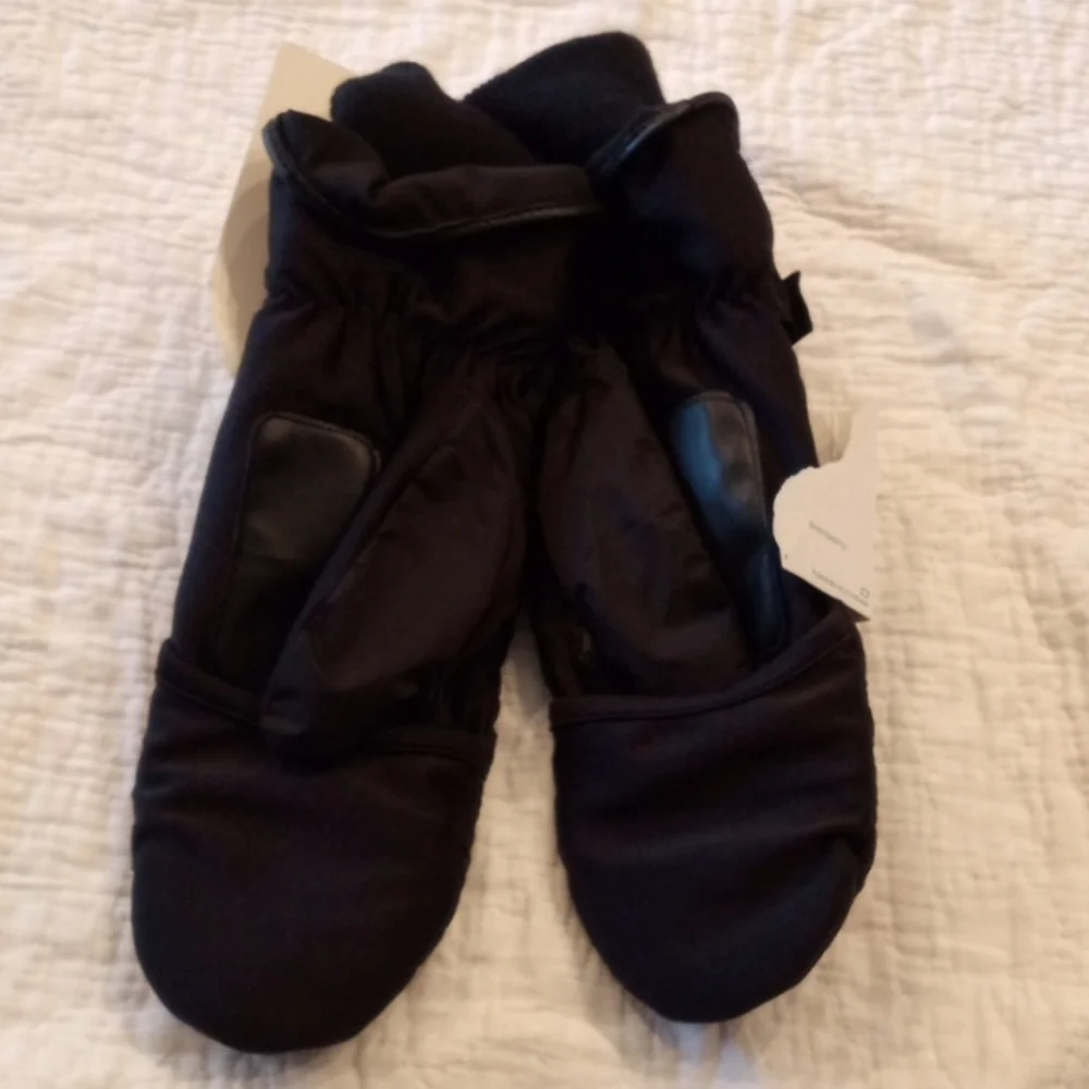 NWT Black Calvin Klein women's Mittens Medium